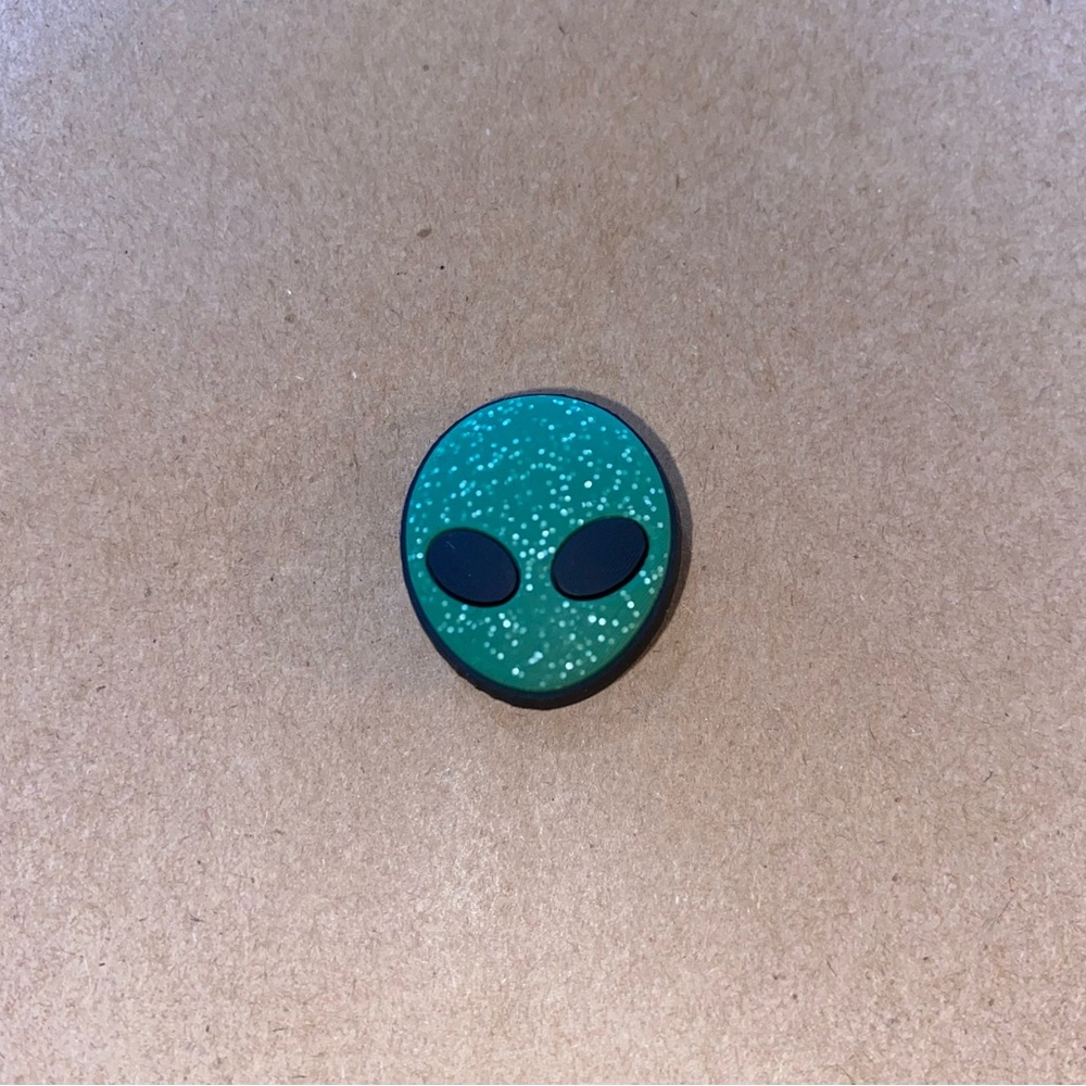🐊6/$12🐊 Glitter Alien Croc Charm